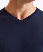 AQ Men's cotton blend v-neck sweater - Image 9
